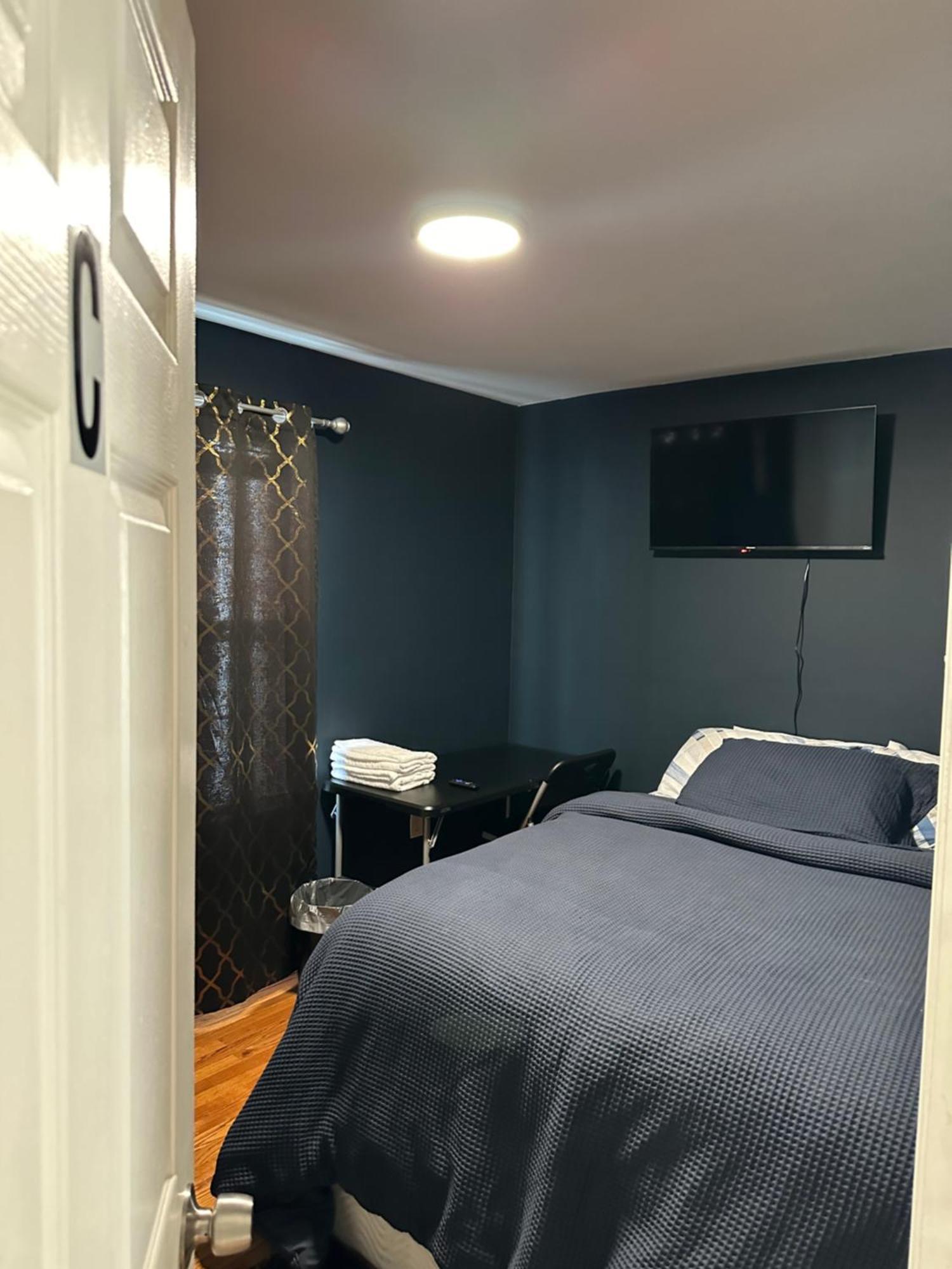Fidelia Crystal Room, Queen Bed Minutes From Newark Liberty International Airport And Newark Penn Station アーヴィントン エクステリア 写真